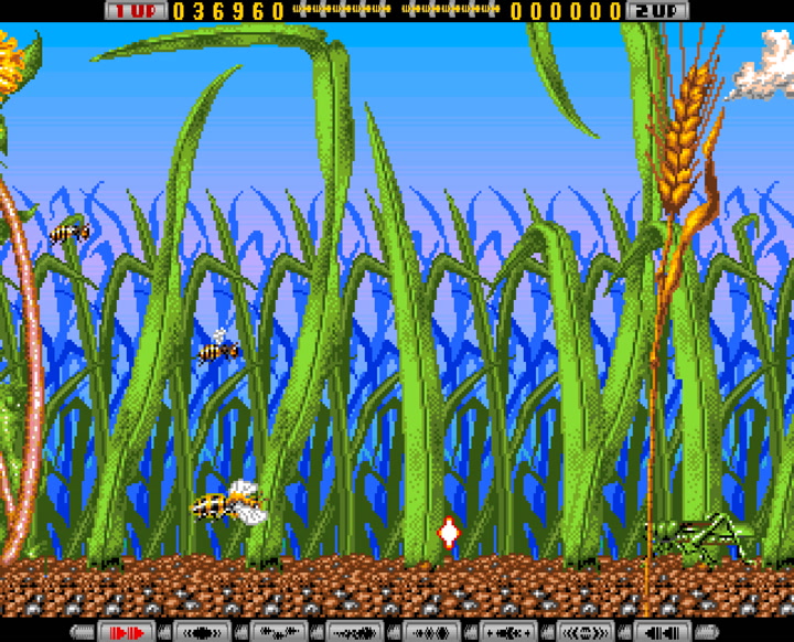 Apidya gameplay - boss encounter with large enemy sprite